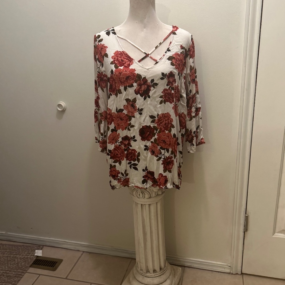 Torrid Bell Sleeve Top size 0 (12) L floral soft jersey knit 1032 fall wardrobe
